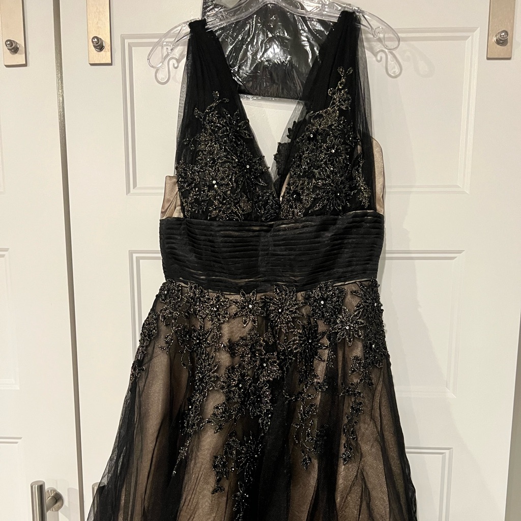 Jovani Knee Length Dress. Size 10